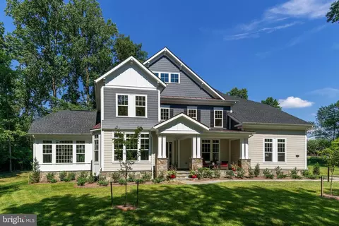 10225 Leesburg Pike, Vienna, VA 22182