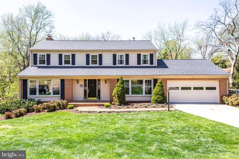 7704 Falstaff Rd, Mclean, VA 22102 photo 2