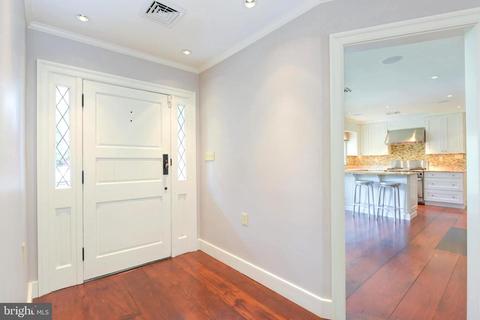 1434 Woodacre Dr, Mclean, VA 22101 photo 2