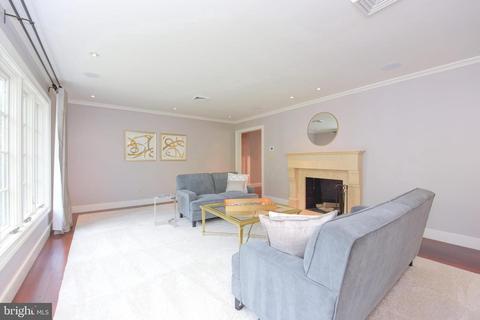 1434 Woodacre Dr, Mclean, VA 22101 photo 4