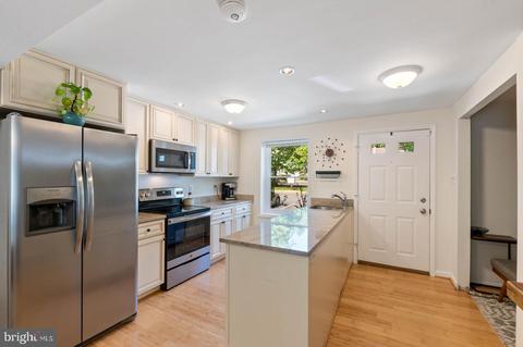 8062 Grandview Ct, Springfield, VA 22153 photo 7