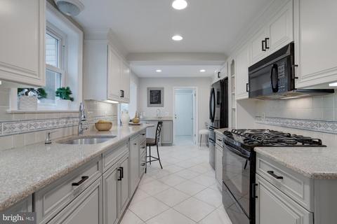 8202 Marcy Ave, Springfield, VA 22152 photo 3