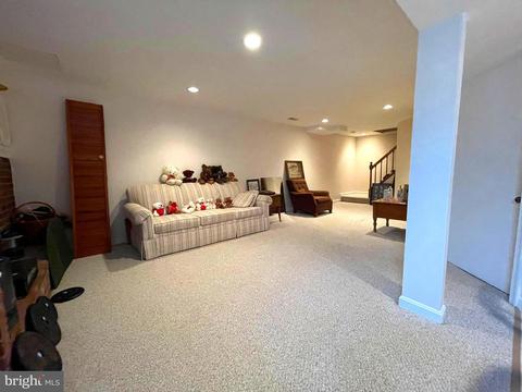 8917 Cromwell Dr, Springfield, VA 22151 photo 16