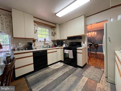 8917 Cromwell Dr, Springfield, VA 22151 photo 12