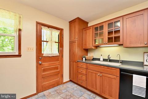 5203 Queensberry Ave, Springfield, VA 22151 photo 13
