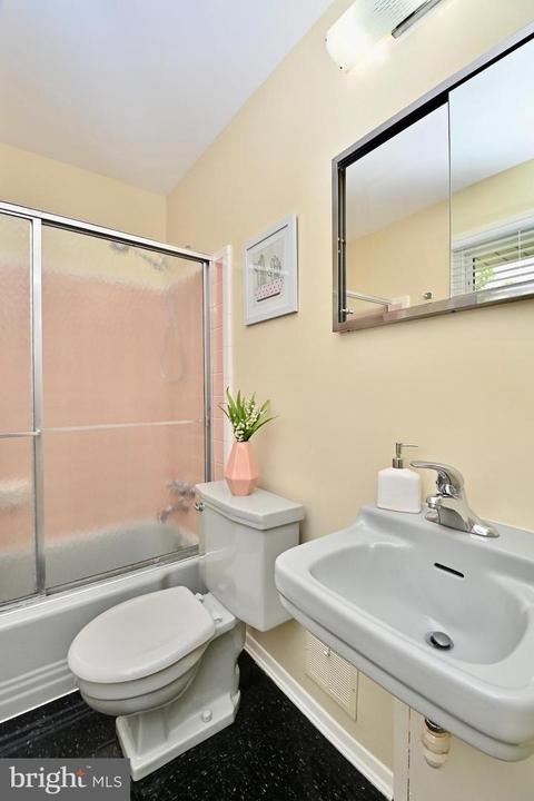 5203 Queensberry Ave, Springfield, VA 22151 photo 25