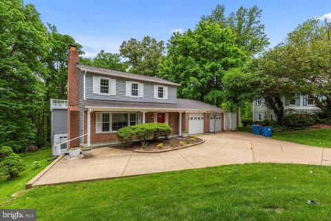 8111 W Point Dr, Springfield, VA 22153 photo 1
