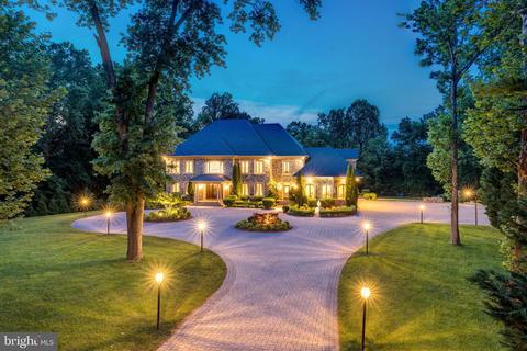 6822 Georgetown Pike, Mclean, VA 22101