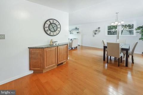 7503 Gresham St, Springfield, VA 22151 photo 12