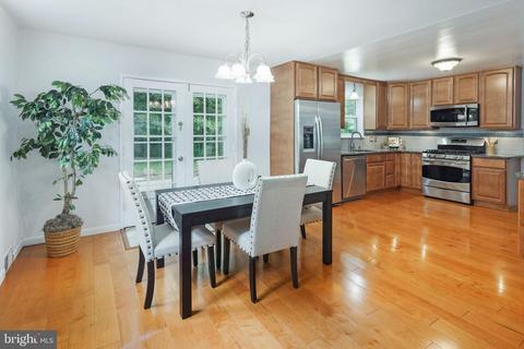 7503 Gresham St, Springfield, VA 22151 photo 8