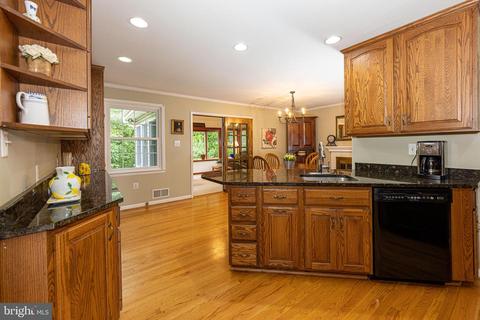 6006 Trailside Dr, Springfield, VA 22150 photo 9