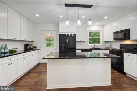 6703 Portree Ct, Springfield, VA 22152 photo 10