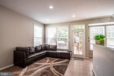 2619 Tarleton Corner Dr, Herndon, VA 20171 photo 11