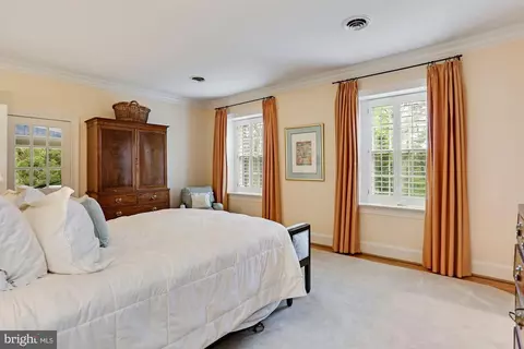 7100 Holyrood Dr, Mclean, VA 22101 photo 23