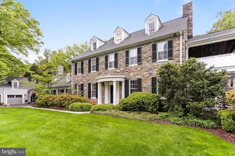 7100 Holyrood Dr, Mclean, VA 22101 photo 5
