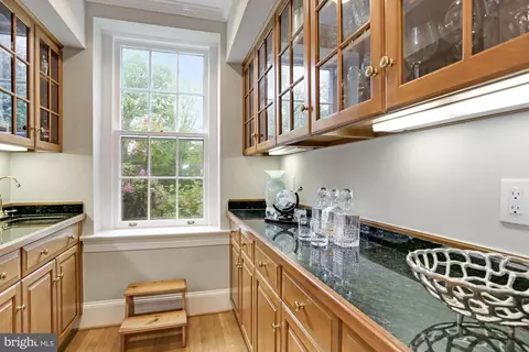 7100 Holyrood Dr, Mclean, VA 22101 photo 13