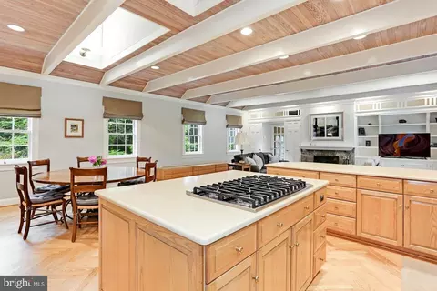 7100 Holyrood Dr, Mclean, VA 22101 photo 17