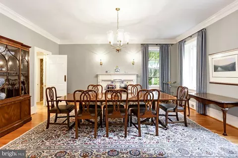7100 Holyrood Dr, Mclean, VA 22101 photo 11