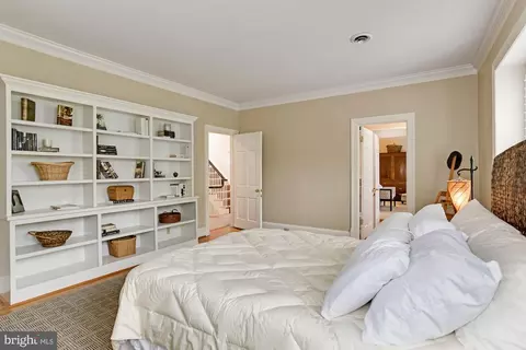 7100 Holyrood Dr, Mclean, VA 22101 photo 29