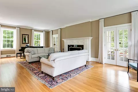 7100 Holyrood Dr, Mclean, VA 22101 photo 7
