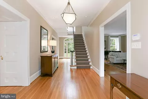 7100 Holyrood Dr, Mclean, VA 22101 photo 6