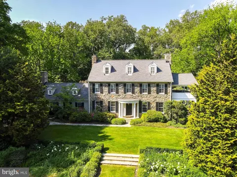 7100 Holyrood Dr, Mclean, VA 22101 photo 4