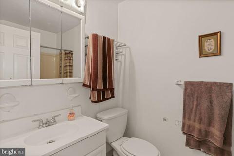 6012 Frontier Dr, Springfield, VA 22150 photo 9