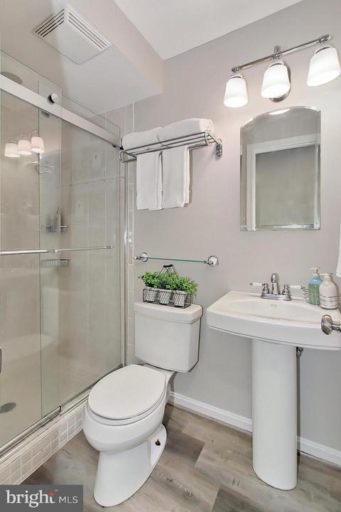 6221 Tyner St, Springfield, VA 22152 photo 36