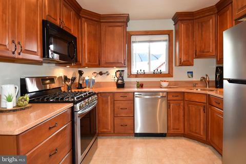 7306 Gresham St, Springfield, VA 22151 photo 18