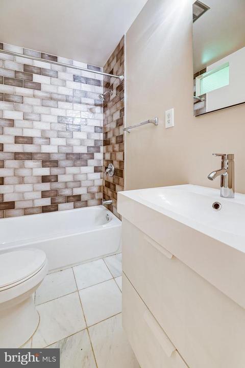 7508 Hamlet St, Springfield, VA 22151 photo 28