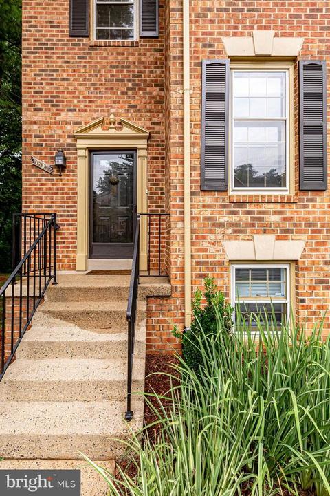 7831 Painted Daisy Dr, Springfield, VA 22152 photo 4