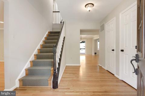 737 Ridge Dr, Mclean, VA 22101 photo 3