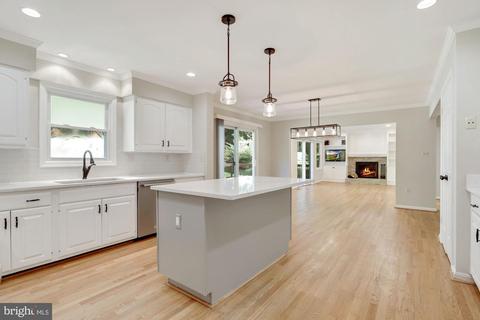 737 Ridge Dr, Mclean, VA 22101 photo 8