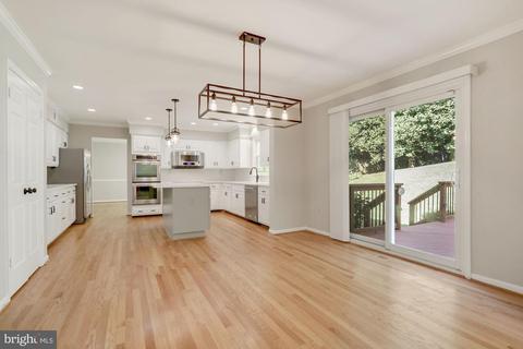 737 Ridge Dr, Mclean, VA 22101 photo 5
