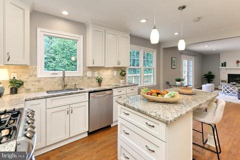 7004 Maple Tree Ln, Springfield, VA 22152 photo 9