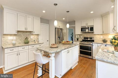 7004 Maple Tree Ln, Springfield, VA 22152 photo 10