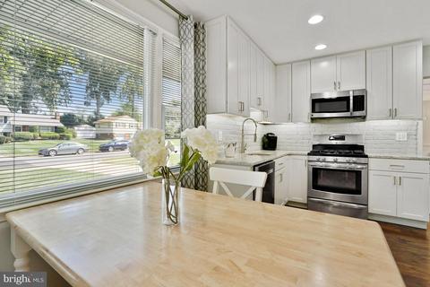 7505 Gresham St, Springfield, VA 22151 photo 8