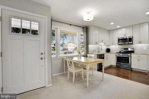 7505 Gresham St, Springfield, VA 22151 photo 9