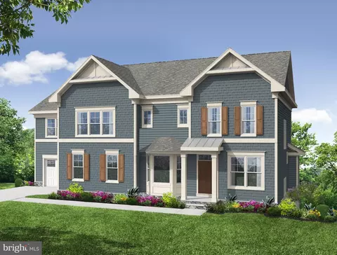 217 Cherry St SW, Vienna, VA 22180