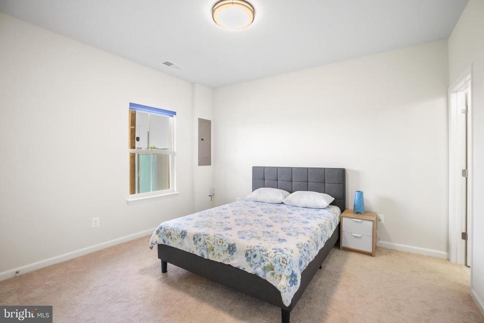  3084 Alan Shepard St, Herndon, VA 20171 photo 42