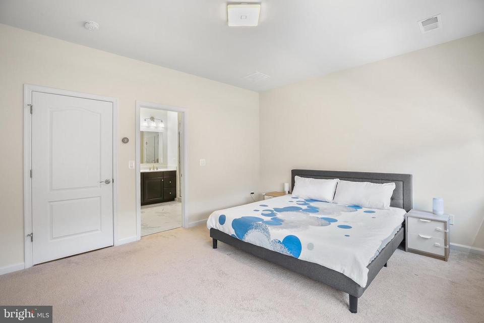  3084 Alan Shepard St, Herndon, VA 20171 photo 27