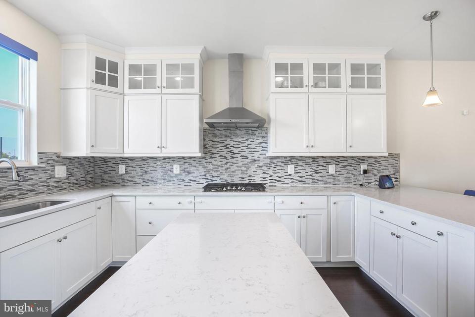  3084 Alan Shepard St, Herndon, VA 20171 photo 2