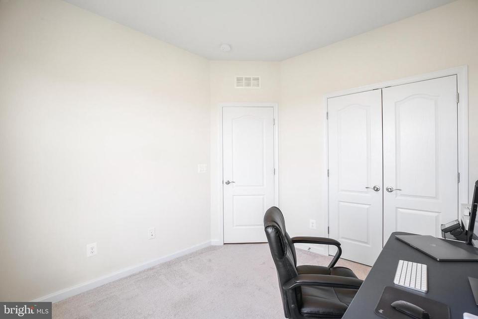  3084 Alan Shepard St, Herndon, VA 20171 photo 34