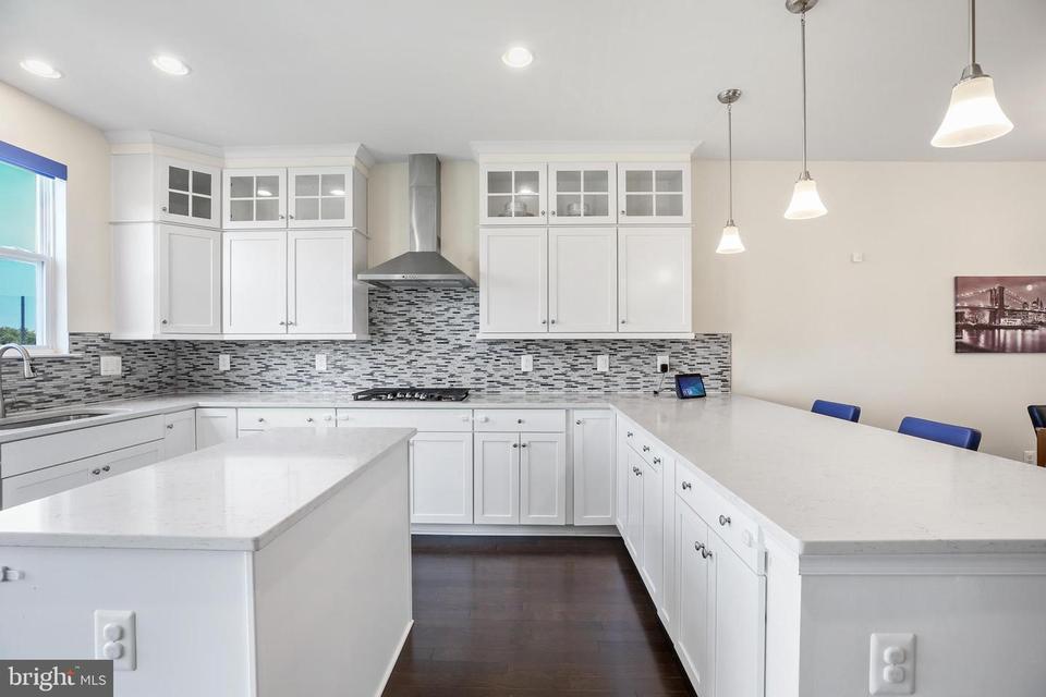  3084 Alan Shepard St, Herndon, VA 20171 photo 10