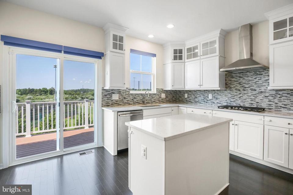  3084 Alan Shepard St, Herndon, VA 20171 photo 3
