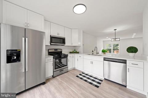 8706 Wadebrook Ter, Springfield, VA 22153 photo 3