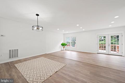 8706 Wadebrook Ter, Springfield, VA 22153 photo 5