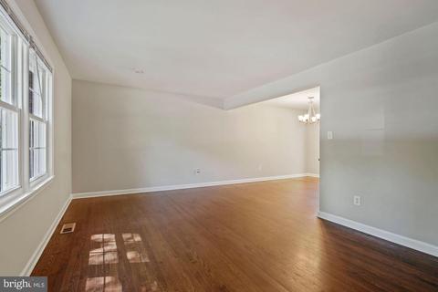 6524 Bowie Dr, Springfield, VA 22150 photo 2