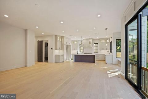 6713 Danforth St, Mclean, VA 22101 photo 11