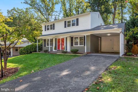 6815 Reynard Dr, Springfield, VA 22152 photo 2